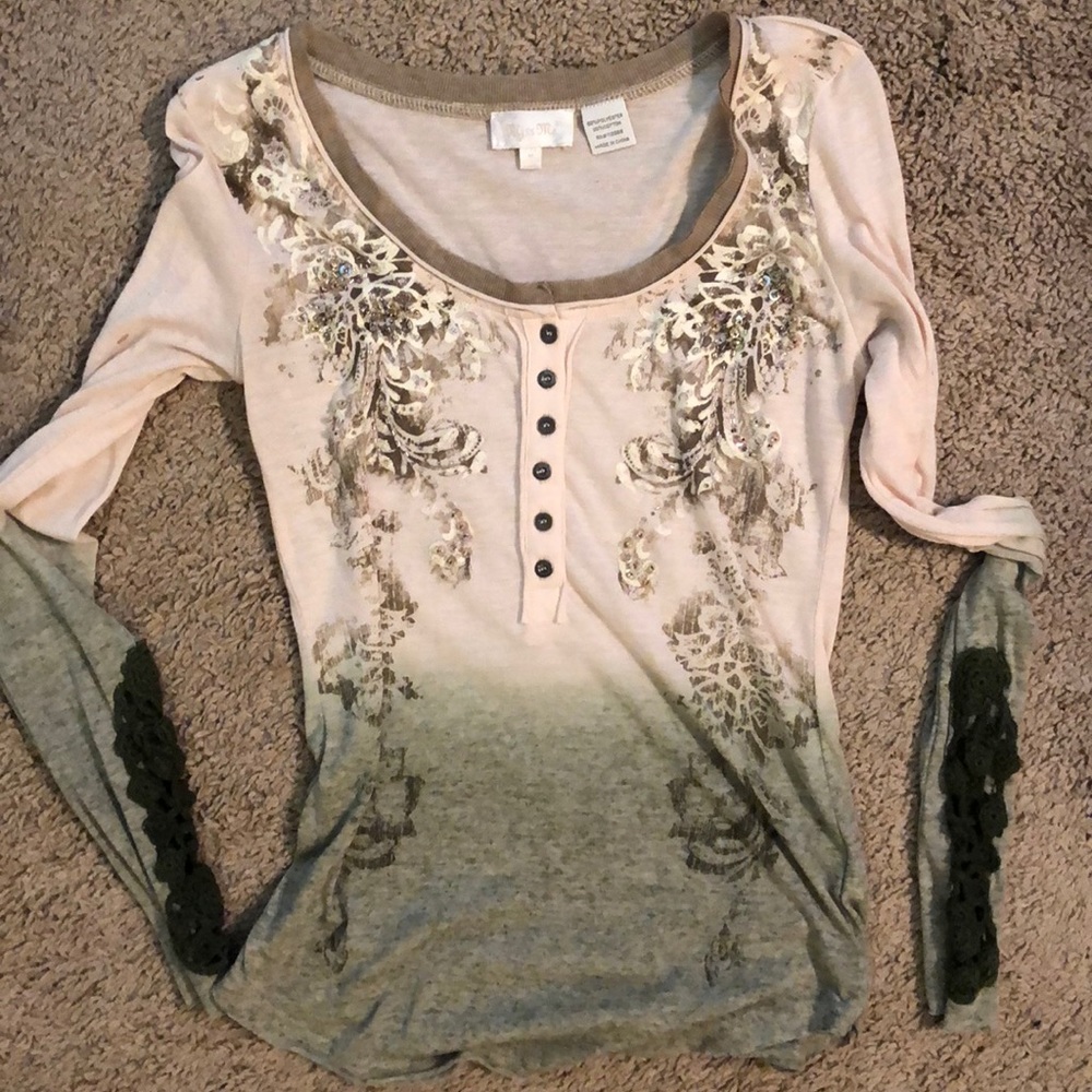 Long sleeve tee